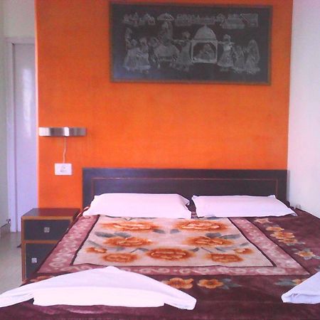 Leela Guest House Bénarès Extérieur photo