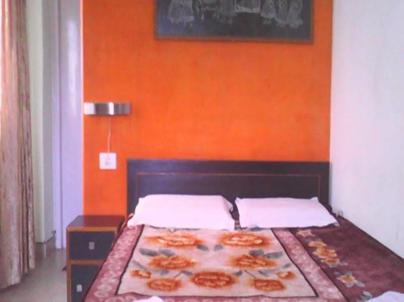 Leela Guest House Bénarès Extérieur photo